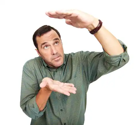 câte solicitări poate gestiona un server web către același port de server în timpul unui vârf de trafic?